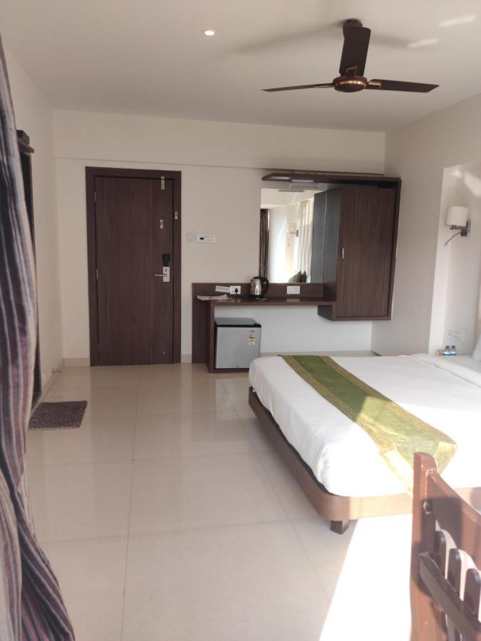 Staycation Holiday Navi Mumbai Luaran gambar